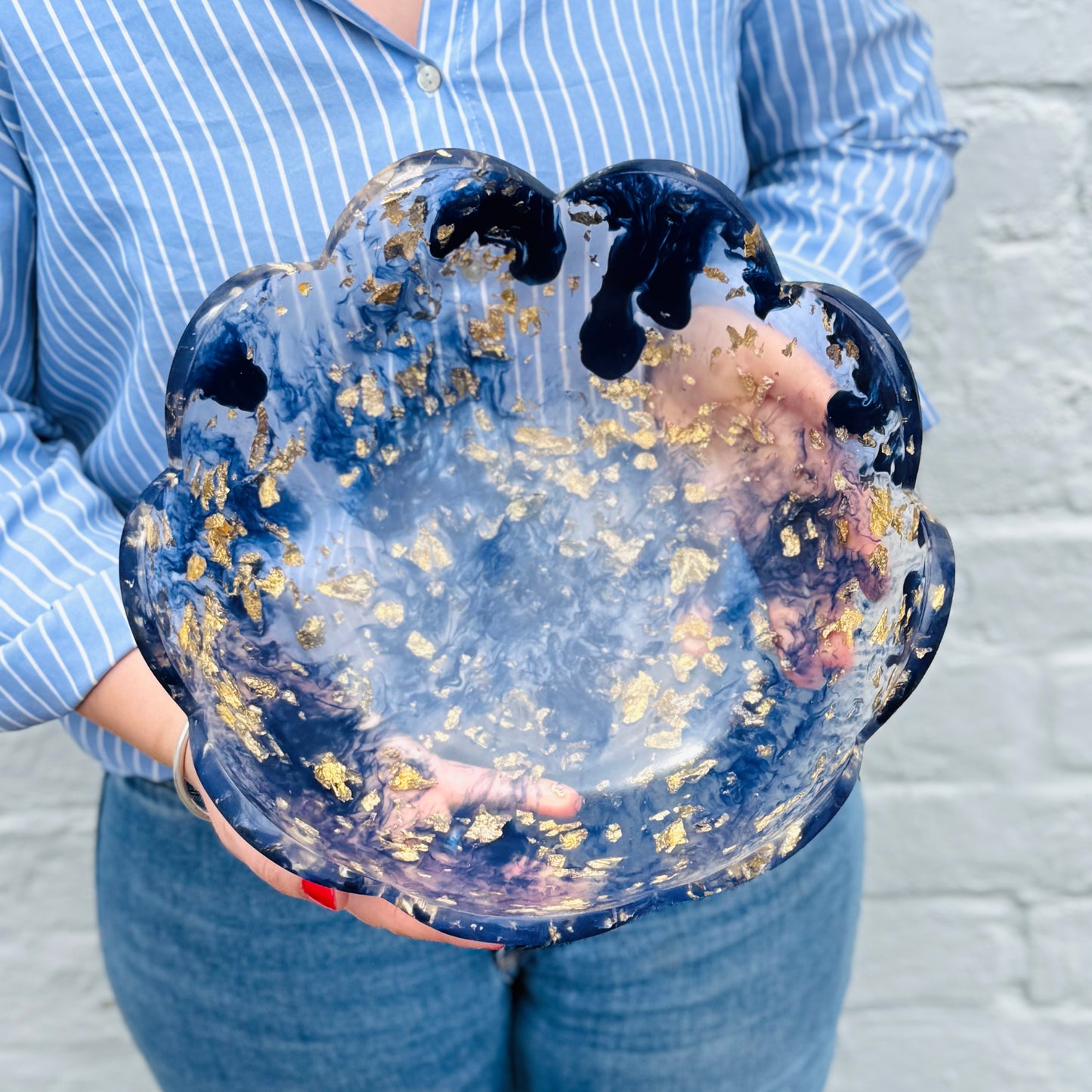 Large Scallop Resin Bowl - Navy