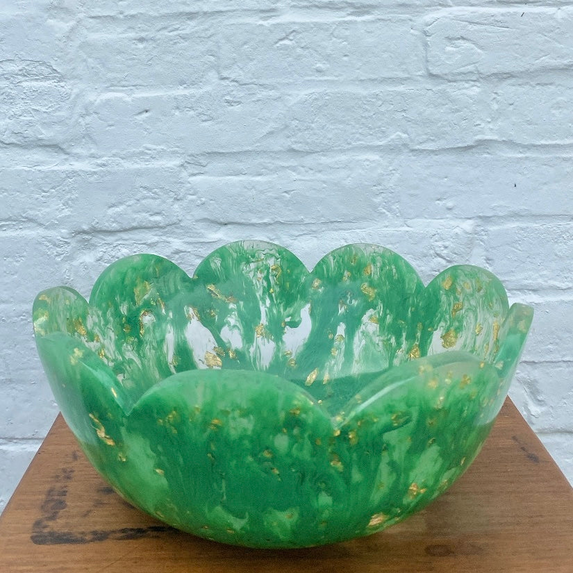 Large Scallop Resin Bowl - Emerald Green